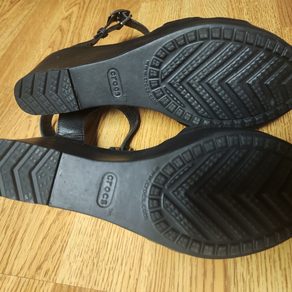 Crock Wedge Sandals